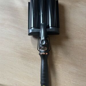 Amika High Tide Deep Wave Hair Crimper